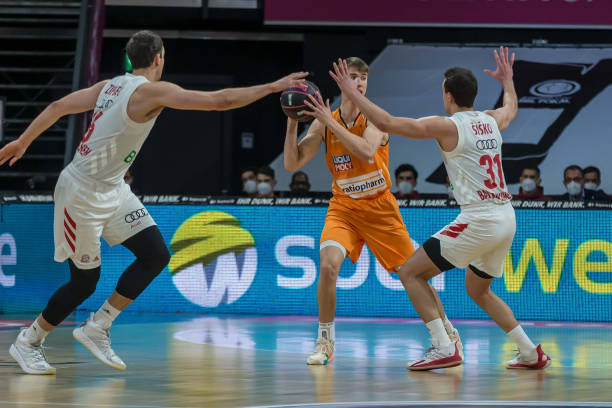 势是他在接 势是他在接