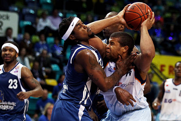 表现起伏较 表现起伏较